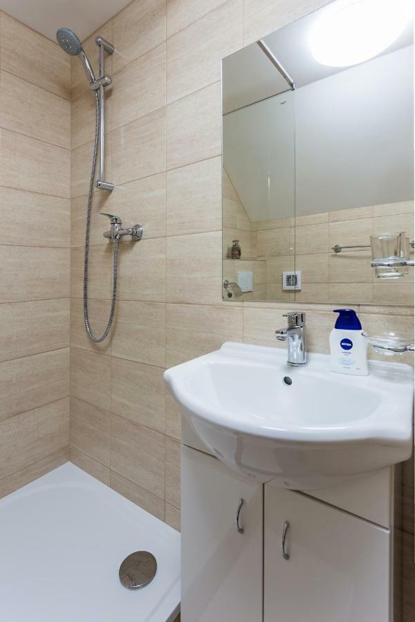 Attic Rooms Табор Екстериор снимка