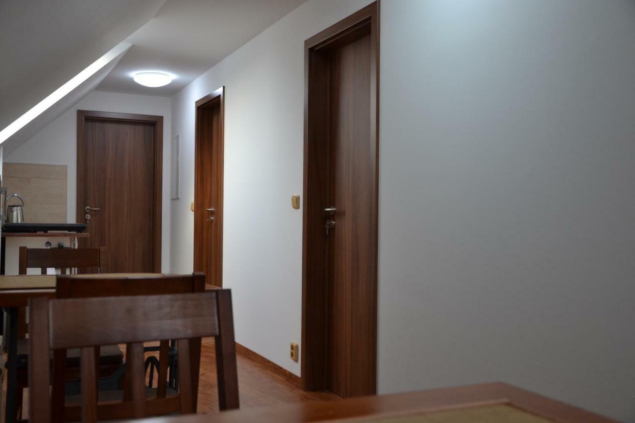 Attic Rooms Табор Екстериор снимка